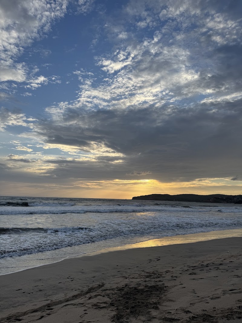 Velneshwar Beach - Velneshwar Beach, 96H5+CRC, Beach Rd, Velaneshwar, Maharashtra 415729, India