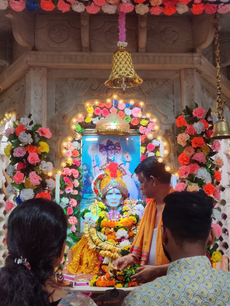 Swayambhu Shree Ganesh Temple - Swayambhu Shree Ganesh Temple Koliwada, Vazira, Borivali, Mumbai, Maharashtra 400091, India