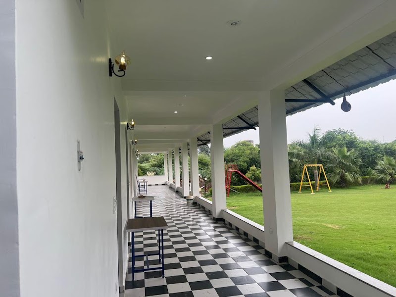 Kingfisher Luxury Farmhouse - Kingfisher Luxury Farmhouse, D1, Aravali Sohna-Gurgaon Road, Sohna, Haryana 122103, India