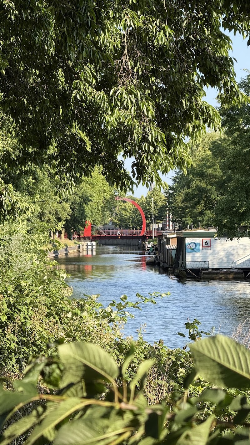 The Red Bridge - The Red Bridge, Loevenhoutsedijk 78, 3552 AE Utrecht, Netherlands