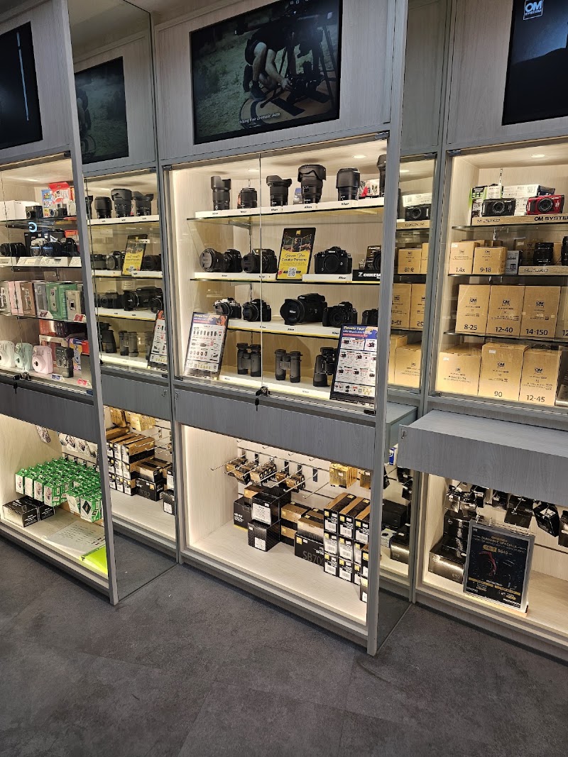Alan Photo Pte Ltd (Sim Lim Square) - Alan Photo Pte Ltd (Sim Lim Square) 1 Rochor Canal Rd, #01-38 Sim Lim Square, Singapore 188504