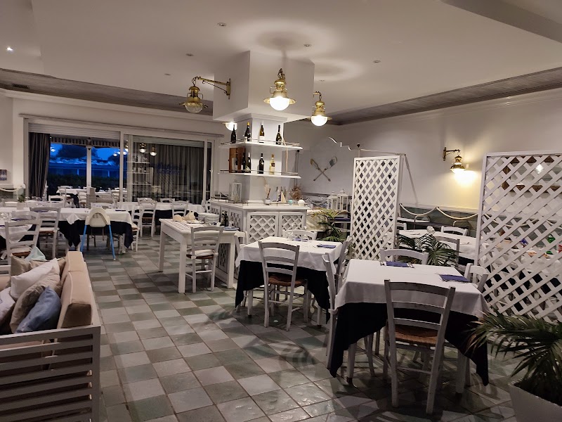 Toni Fregene - Toni Fregene, Lungomare di Ponente, 19, 00054 Fregene RM, Italy