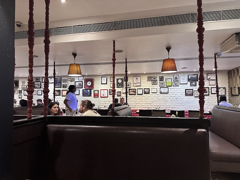 Pandara Market - Pandara Market J65H+5X2, Pandara Flats, India Gate, New Delhi, Delhi 110003, India