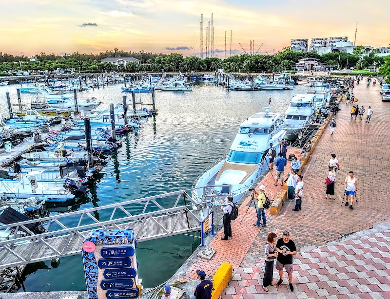 淡水漁人碼頭觀景平台 - 淡水漁人碼頭觀景平台, No. 199號, Guanhai Rd, Shalun Village, Tamsui District, New Taipei City, Taiwan 251