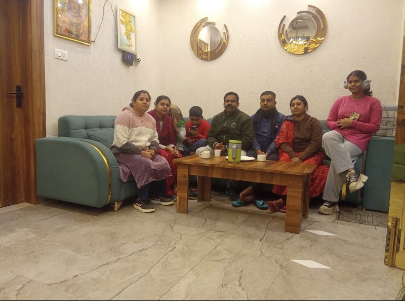 Hotel Katra Retreat — Deluxe Hotel. - Hotel Katra Retreat — Deluxe Hotel., Tea Garden, Jammu Rd, behind Yes Bank, near Main Market, Katra, 182301