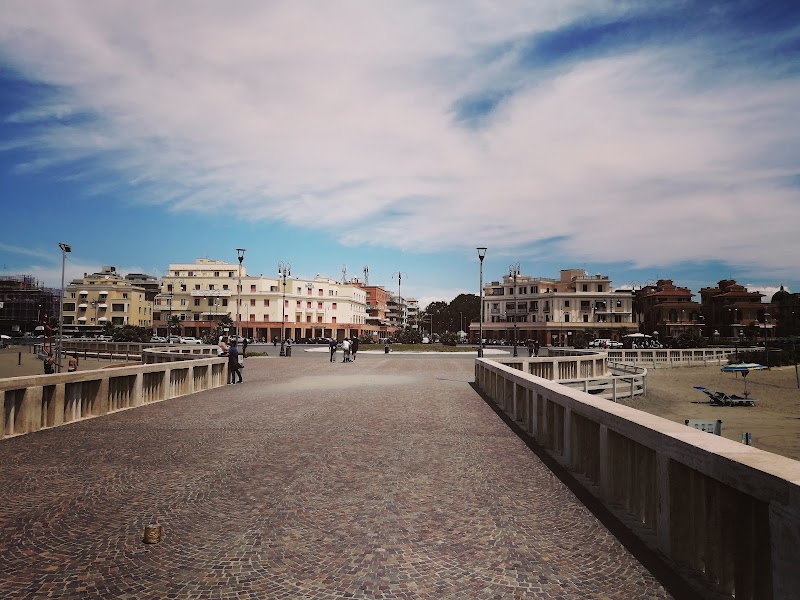 Piazza dei Ravennati - Piazza dei Ravennati, 00121 Roma RM, Italy