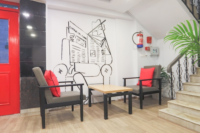 Townhouse by OYO Hotel Royal Adress Nearest Parthala Chowk - Townhouse by OYO Hotel Royal Adress Nearest Parthala Chowk Plot No.104, Garhi Chaukhandi, Sector 121, Noida, Uttar Pradesh 201307, India
