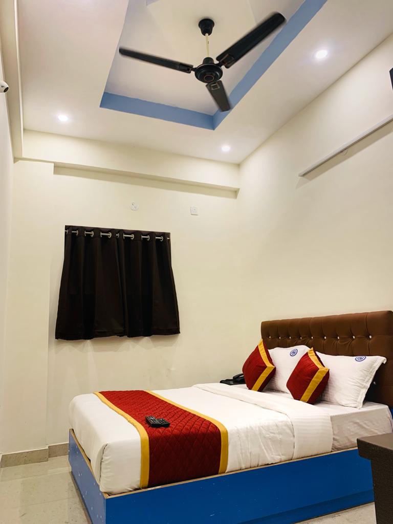 ROSE PARK INN MYSORE - ROSE PARK INN MYSORE, Ashoka Rd, near St. Philomena Church, Veerangere, Lourdu Nagar, Mandi Mohalla, Mysuru, Karnataka 570001, India