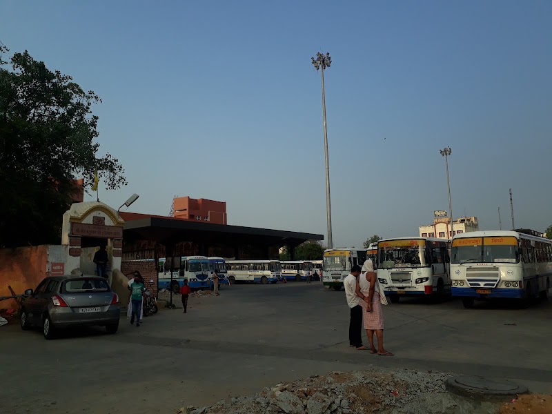 Sindhi camp roadways - Sindhi camp roadways, 51, Station Rd, Hathi Babu ka Bagh, Kanti Nagar, Sindhi Camp, Jaipur, Jaipur Nagar Nigam Area, Rajasthan 302006, India