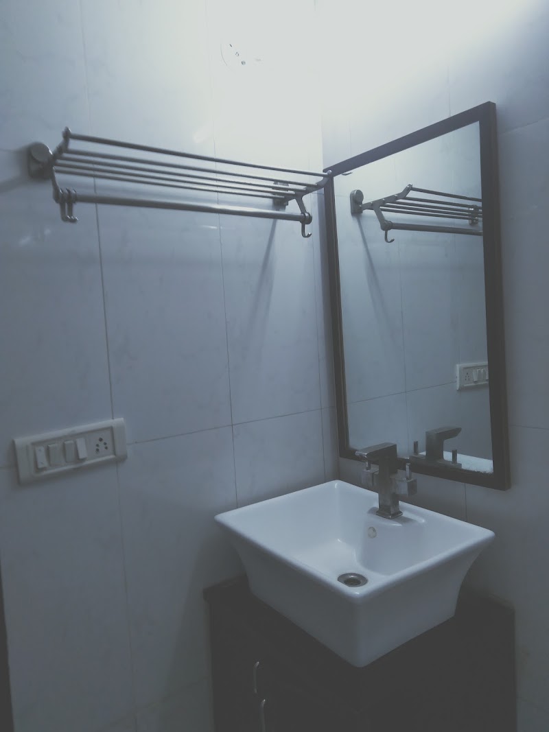 Hotel Swiss International by Swati - Hotel Swiss International by Swati Gate No 1, 15, opp. JP Sidhartha, Block 13, East Patel Nagar, Patel Nagar, New Delhi, Delhi 110008, India