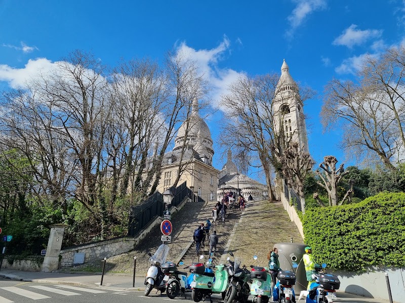 Montmartre - Montmartre Montmartre, 75018 Paris, France