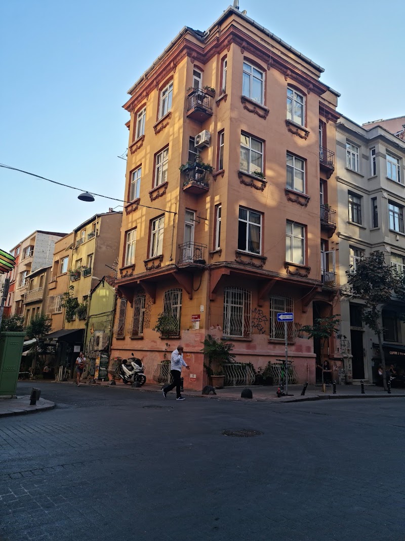 Cihangir - Cihangir, 34433 Beyoğlu/İstanbul, Türkiye