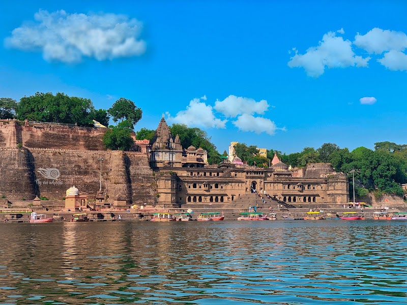 Ahilya Devi Maheshwar Fort Maheshwar - Ahilya Devi Maheshwar Fort Maheshwar, 5HCQ+HC7, Rajwada, Maheshwar, Madhya Pradesh 451228, India