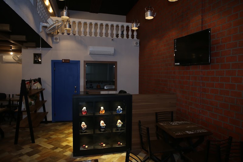 Your Own Brew cafe - Your Own Brew cafe 17, S Rajmohalla, Raj Mohalla South, Raj Mohalla, Indore, Madhya Pradesh 452002, India