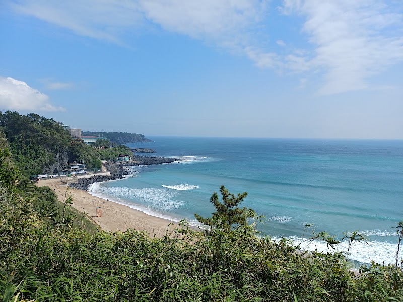 Jungmun Saekdal Beach