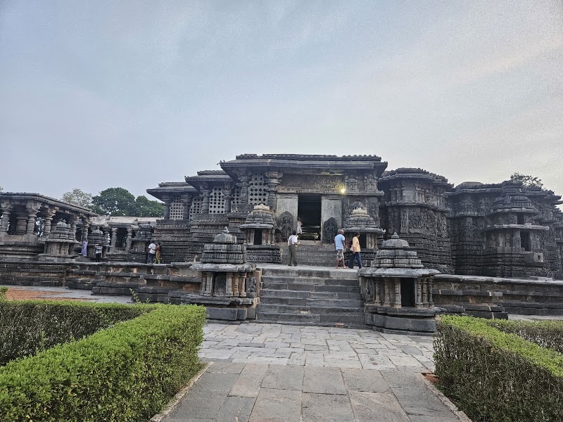 Shri Hoysaleswara Temple - Shri Hoysaleswara Temple, Halebeedu, Karnataka 573121, India
