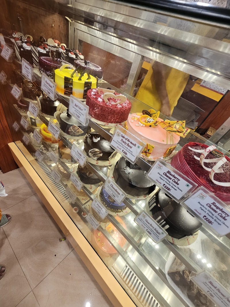 Merwans Cake Shop - Merwans Cake Shop Shop No-7, Devraj Building, A wing, Topiwala Compound, Swami Vivekanand Rd, Kakaji Nagar, Jawahar Nagar, Goregaon West, Mumbai, Maharashtra 400104, India