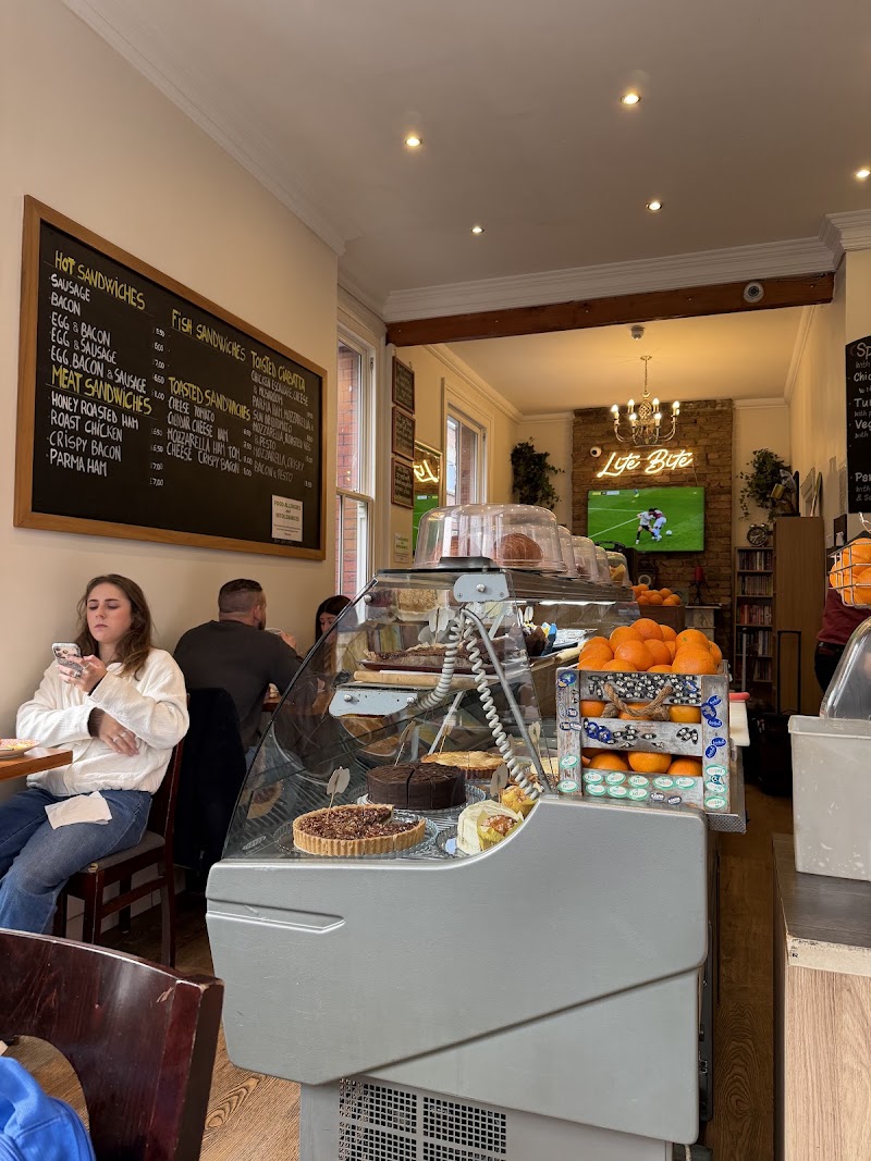 Lite Bite Cafe Bar - Lite Bite Cafe Bar 7 London St, Tyburnia, London W2 1HL, UK