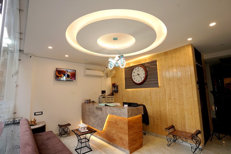 Hotel Silver Inn by PENTAURA - Hotel Silver Inn by PENTAURA Yoga Street, Badrinath Marg, Tapovan, Rishikesh, Uttarakhand 249192, India