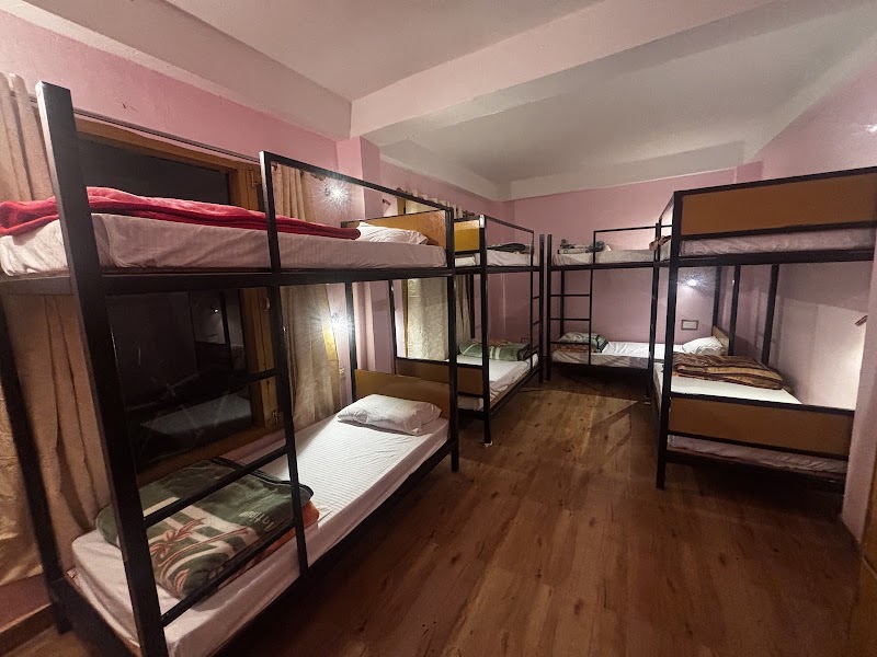 Pinaka Cottages and Cafe - Pinaka Cottages and Cafe H9G8+VF, Jibhi, Himachal Pradesh 175123, India