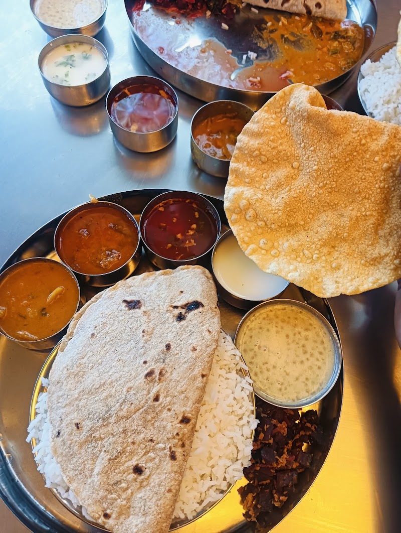 Hare Krishna Veg Restaurant - Hare Krishna Veg Restaurant, No.88, RBGDT Charities Building, Gubbi Thotadappa Rd, near City Railway Station, Kempegowda, Majestic, Bengaluru, Karnataka 560023, India