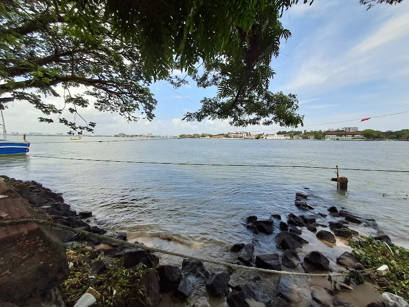 Vypin Walk Way - Vypin Walk Way, X6FV+3MR, Walk Way, Fort Vypin, Puthuvype, Kochi, Keralam 682508, India