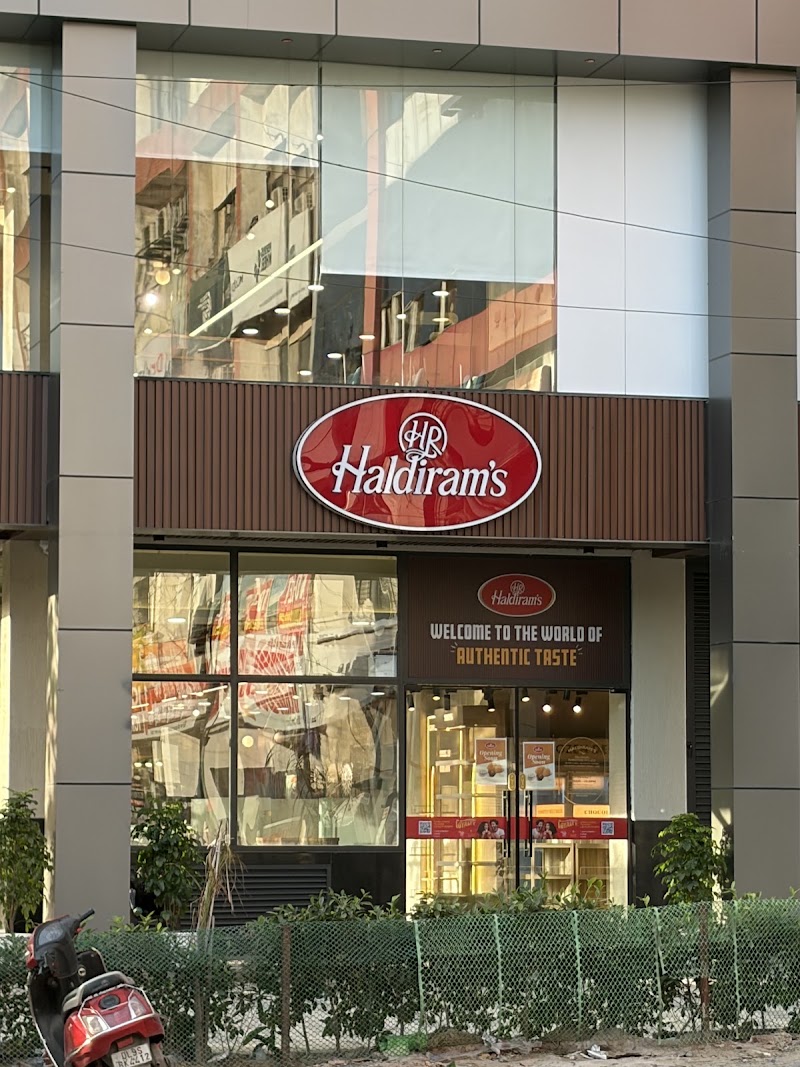 Haldiram's - Sector 15 - Haldiram's - Sector 15 Old Judicial Complex, Plot No 1, Mor Chowk, Sector 15, Gurugram, Haryana 122001, India