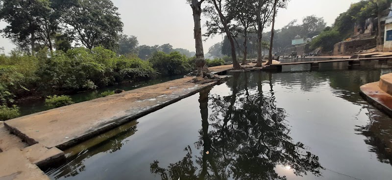 Sudama Kuti - Sudama Kuti, 5V57+68X, Unnamed Road, Janki Kund, Chitrakoot, Madhya Pradesh 485334, India