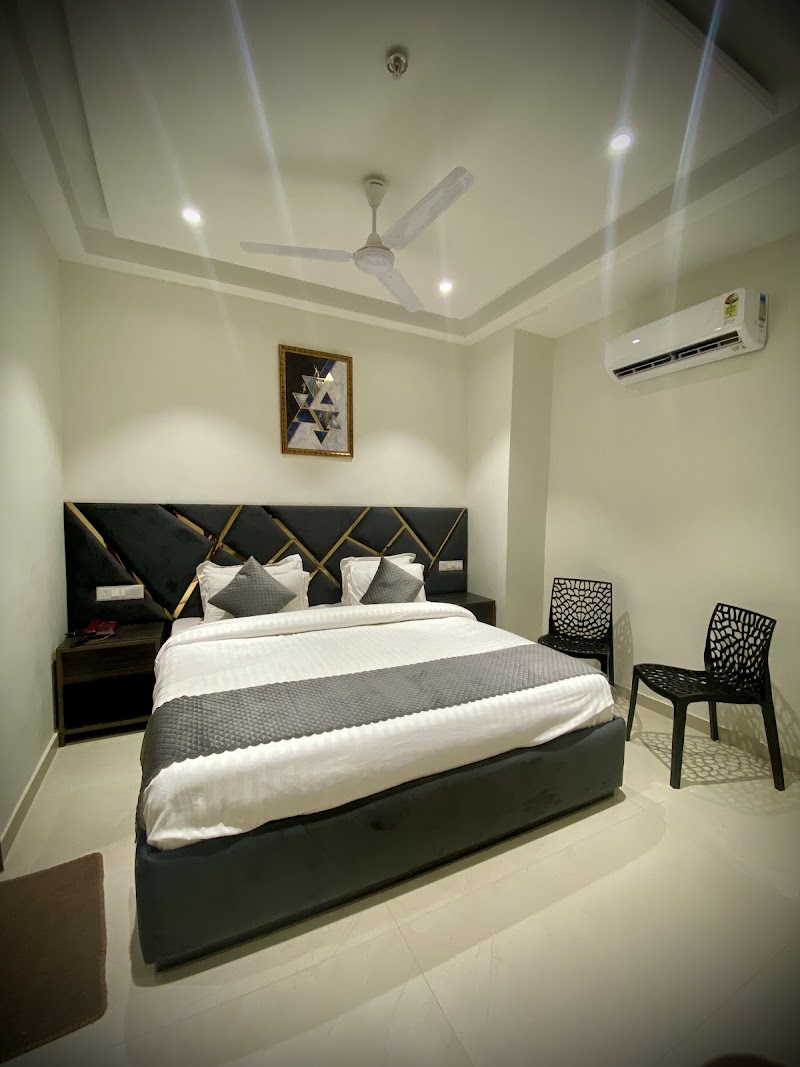 Hotel Heritage - Hotel Heritage SCO 32, SILVER CITY, MAIN, AMBALA, HIGHWAY, Zirakpur, Gazipur, Punjab 140603, India