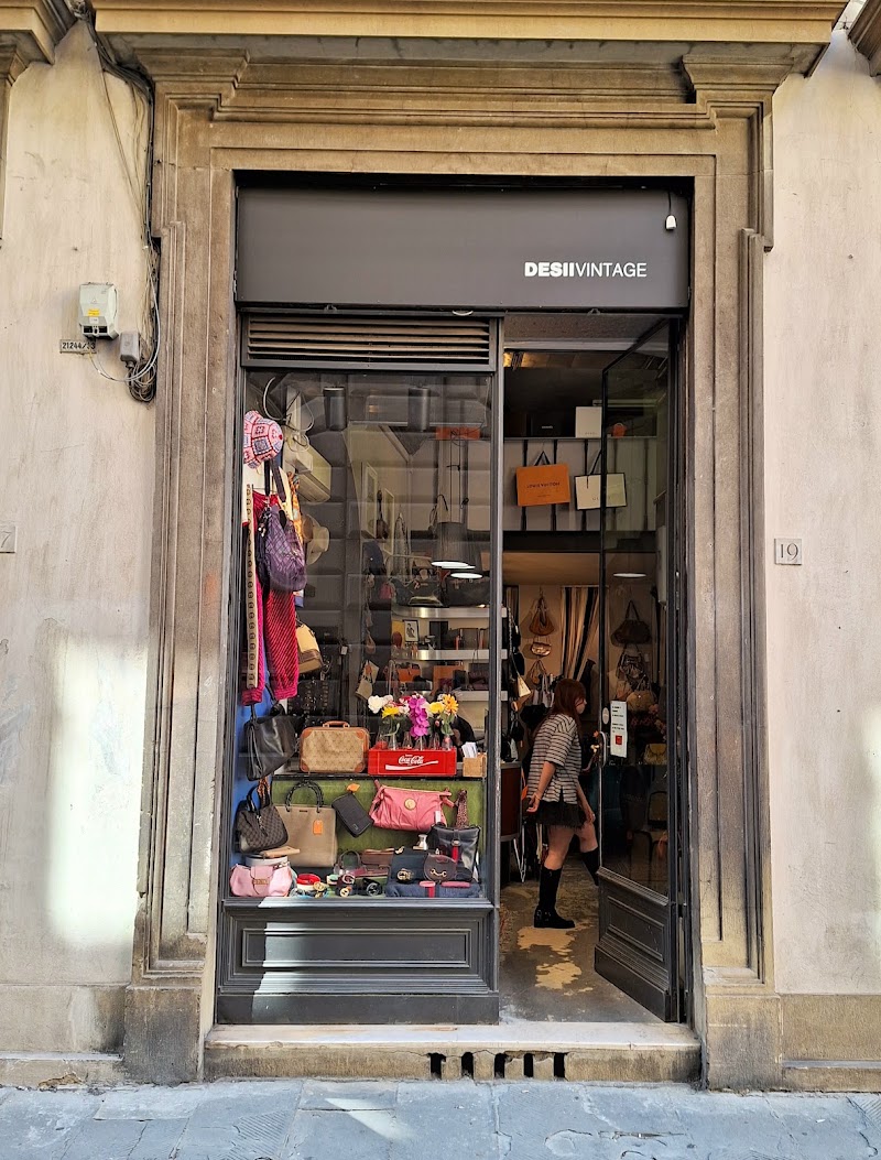 Desii Vintage - Desii Vintage, Via dei Conti, 17, 50123 Firenze FI, Italy