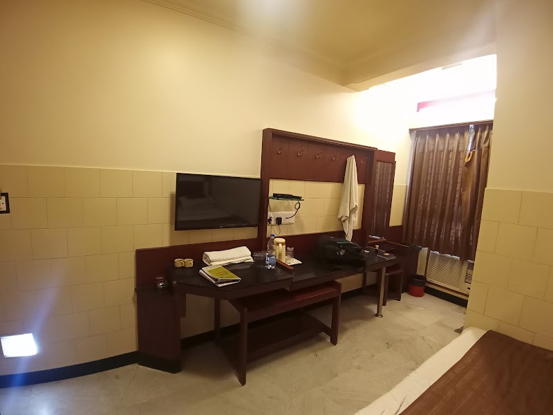 Mannars Yatri Nivas Lodging - Mannars Yatri Nivas Lodging, 2747, Near Sangam Theatre, Chandragupta Road, Lasker Mohalla, Halladakeri, Mandi Mohalla, Lashkar Mohalla, Mandi Mohalla, Mysuru, Karnataka 570001, India