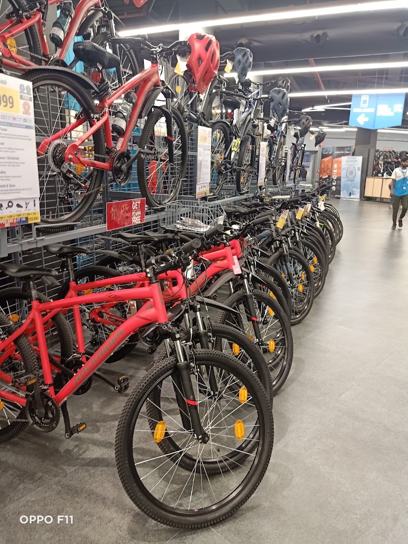 Garuda Mall Mysuru - Garuda Mall Mysuru, 8M53+JH2, Albert Victor Rd, Devaraja Mohalla, Agrahara, Mandi Mohalla, Mysuru, Karnataka 570001, India