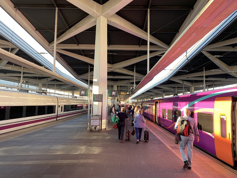 Estación de Valencia-Joaquín Sorolla - Estación de Valencia-Joaquín Sorolla, Extramurs, 46007 València, Valencia, Spain