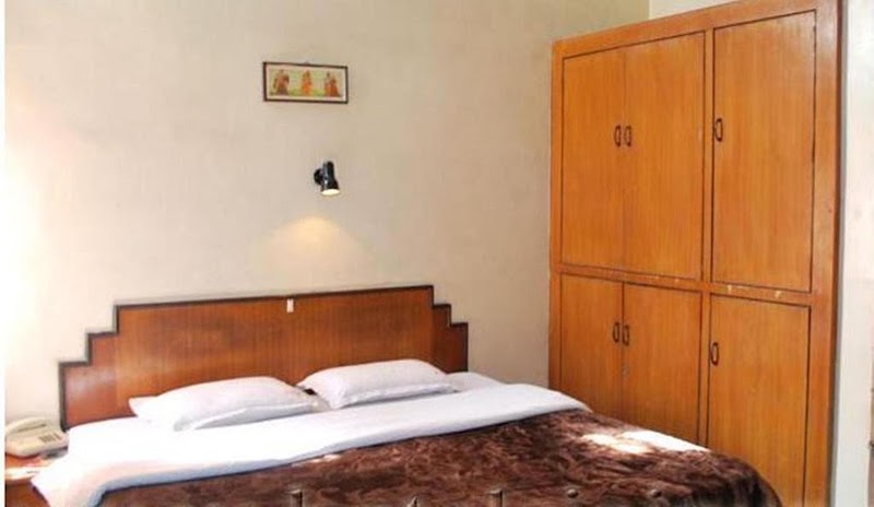 Bani Park Hotel, Jaipur - Bani Park Hotel, Jaipur, D-160, Kabir Marg, opposite Bank of Baroda, near Collectorate Circle, Sen Colony, Bani Park, Jaipur, Jaipur Nagar Nigam Area, Rajasthan 302016, India