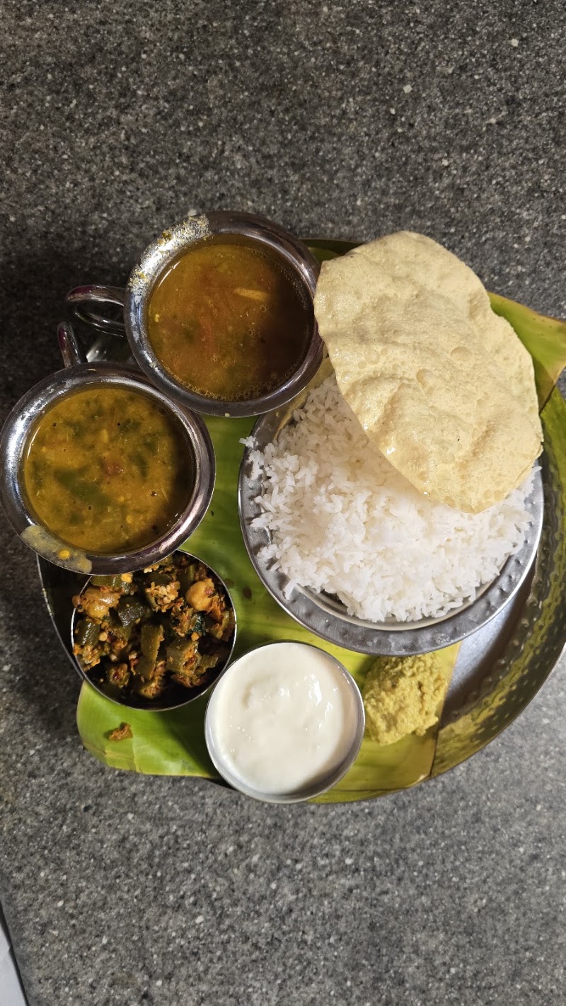 Chalukya Samrat Restaurant - Chalukya Samrat Restaurant No 30, 31, 32 and 33, Nagappa Street, Nehru Cir, 4th Block, Kumara Park West, Seshadripuram, Bengaluru, Karnataka 560020, India