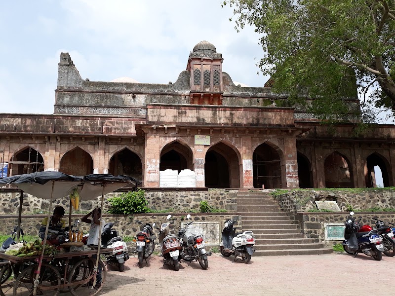 Kaliyadeh Palace - Kaliyadeh Palace Island on the bank of Kshipra River, 6QXH+J5G, Madhya Pradesh 456003, India