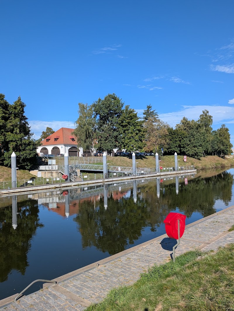 Náplavka u Dlouhého mostu - Náplavka u Dlouhého mostu, Husova tř., 370 01 České Budějovice-České Budějovice 5, Czechia