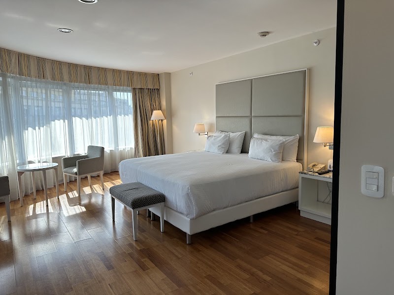 Hotel NH Buenos Aires Latino - Hotel NH Buenos Aires Latino Suipacha 309, C1008 Cdad. Autónoma de Buenos Aires, Argentina