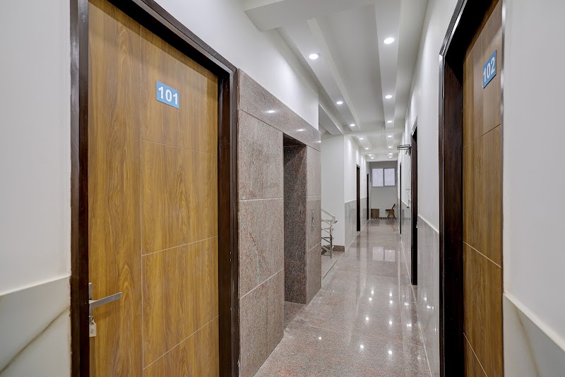 Hotel O by OYO Prince Stay - Hotel O by OYO Prince Stay Plot No- A-14/29, near pari chowk, Knowledge Park III, Noida, Ruhallapur, Uttar Pradesh 201310, India