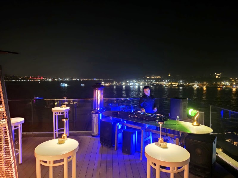 Sky Karaköy - Sky Karaköy, JW Marriott Istanbul Bosphorus, Kemankeş Karamustafa Paşa, Kemankeş Cd. No:49, 34425 Beyoğlu/İstanbul, Türkiye