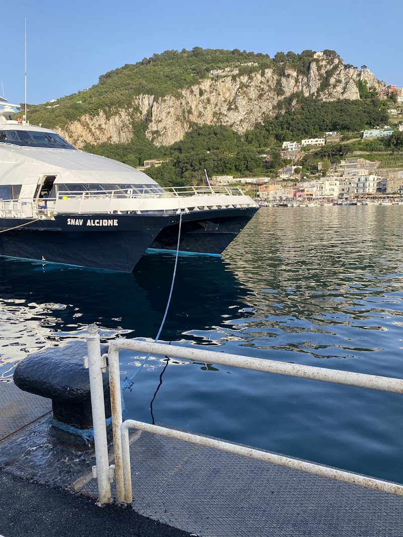 Terminal Aliscafi Capri - Terminal Aliscafi Capri Molo Principale, 80073 Capri NA, Italy