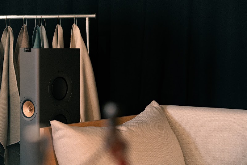 SLOWE Living - SLOWE Living 12-18 Hoxton St, London N1 6NG, UK