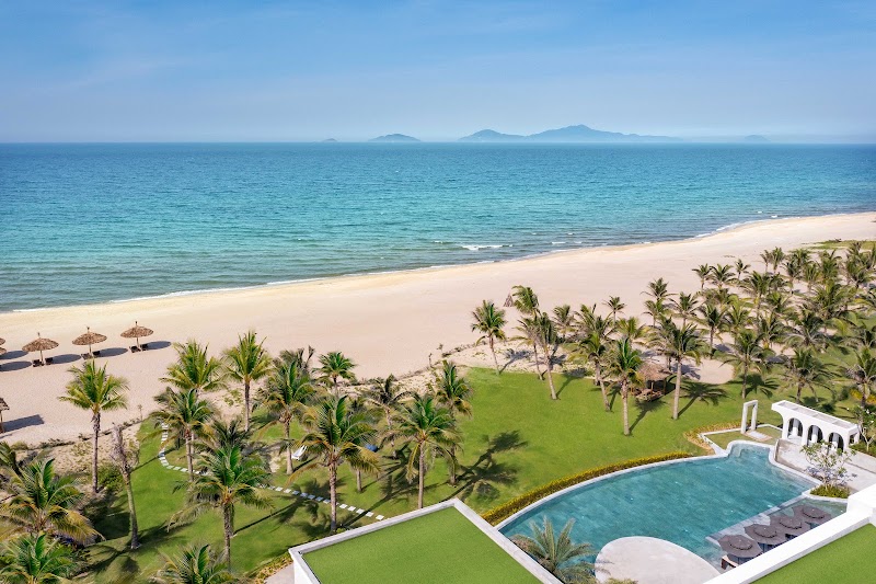 Wyndham Royal Beachfront Resort & Spa Danang - Wyndham Royal Beachfront Resort & Spa Danang Hà My Đông A, Dien Ban Dong, Da Nang 560000, Vietnam
