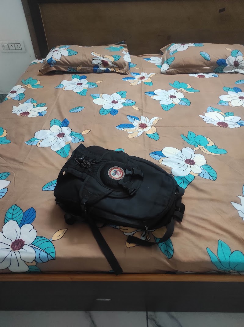 Hotel Diamond - Hotel Diamond below Gumat, Vinayaq Bazaar, Old Heritage City, Jammu, 180016