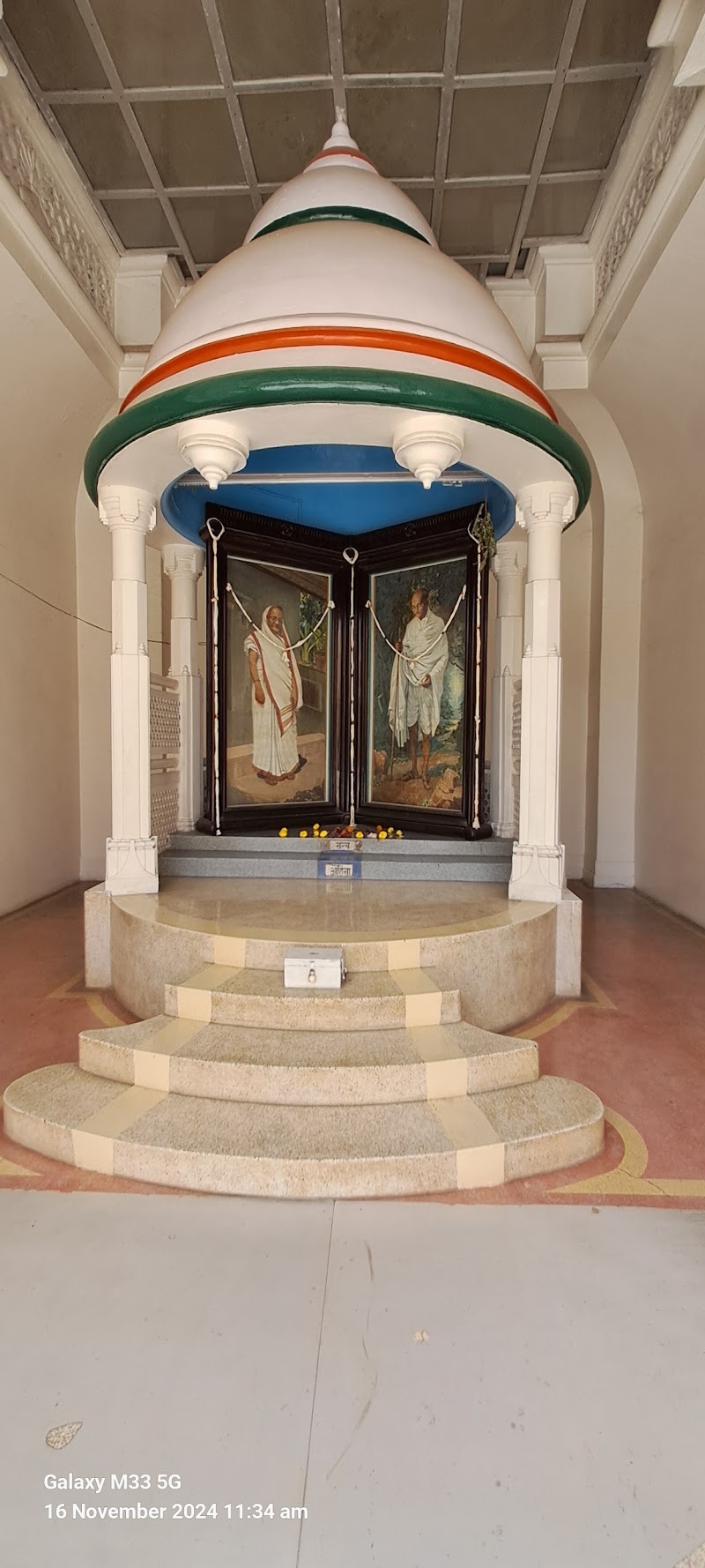 Kirti Mandir (Mahatma Gandhi's Birth Place) - Kirti Mandir (Mahatma Gandhi's Birth Place), JJR2+G8X, Kasturba Rd, Bhatia Bazar Old, Porbandar, Gujarat 360575, India