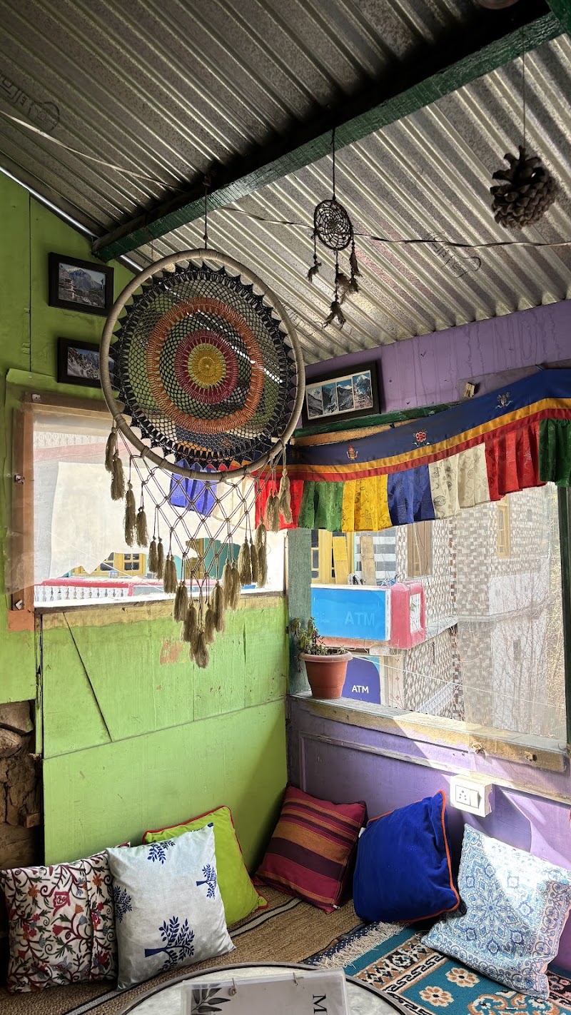 Tenzin Cafe - Feri Bhetaula... - Tenzin Cafe - Feri Bhetaula... Sbi atm, Jibhi, Rashala, Himachal Pradesh 175123, India