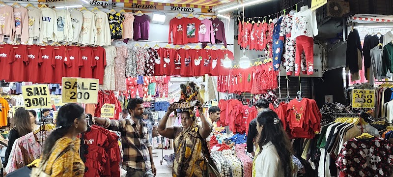 Bandra hill road market - Bandra hill road market Shop No 5, ELCO ARCADE, Hill Rd, Ranwar, Bandra West, Mumbai, Maharashtra 400050, India