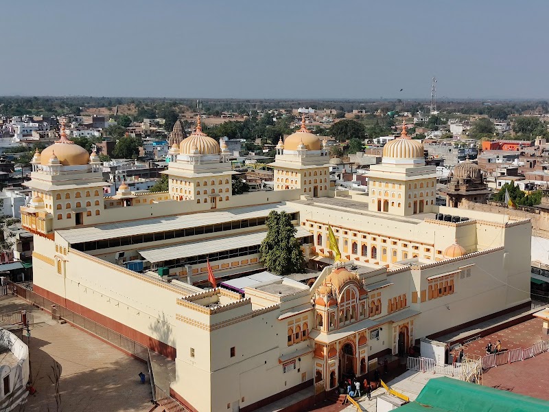 Chaturbhuj Temple Orchha - Chaturbhuj Temple Orchha 9J2R+22M Ramraja mandir ke pichhe, Orchha, Madhya Pradesh 472246, India