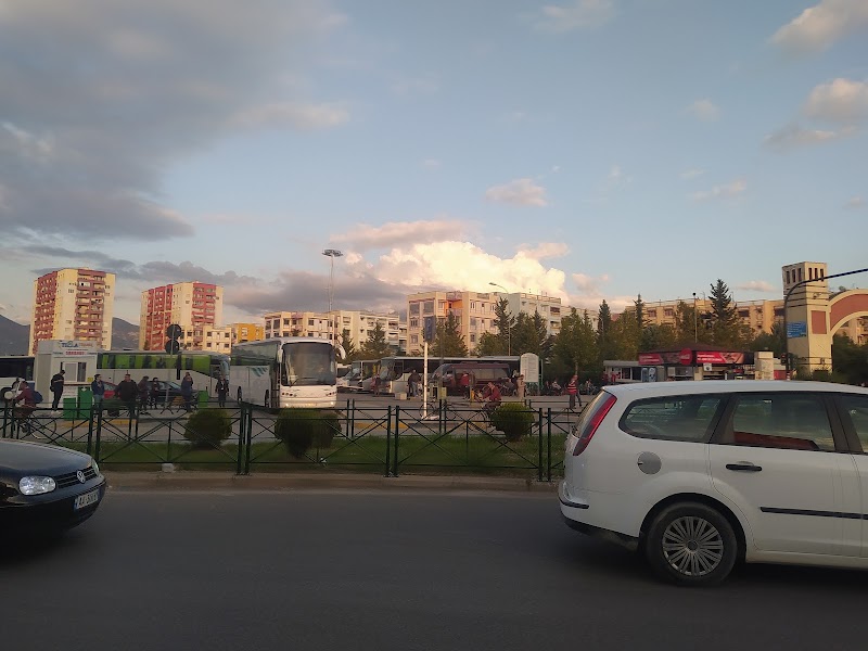 Terminali i Autobusëve të Jugut & Veriut - Terminali i Autobusëve të Jugut & Veriut, 8QVG+MQ8, Kthesa e Kamzës, Kashar, Albania