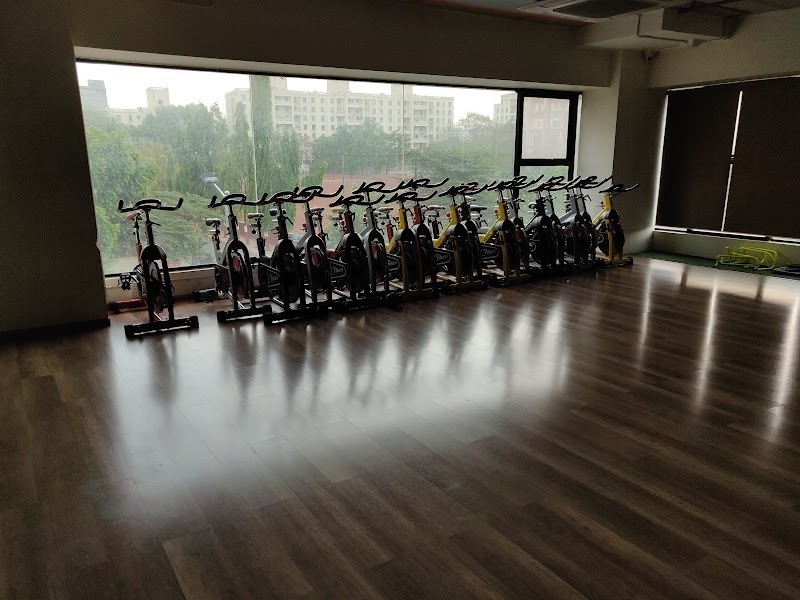 FirstFitt - FirstFitt, Anand Square, Viman Nagar Rd, opp. सिम्बिओसिस इंटरनेशनल विद्यालय, Sakore Nagar, Viman Nagar, Pune, Maharashtra 411014, India